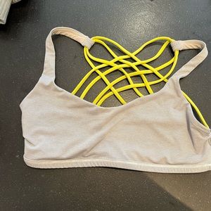 Lululemon sports bra. Size 6 (small)